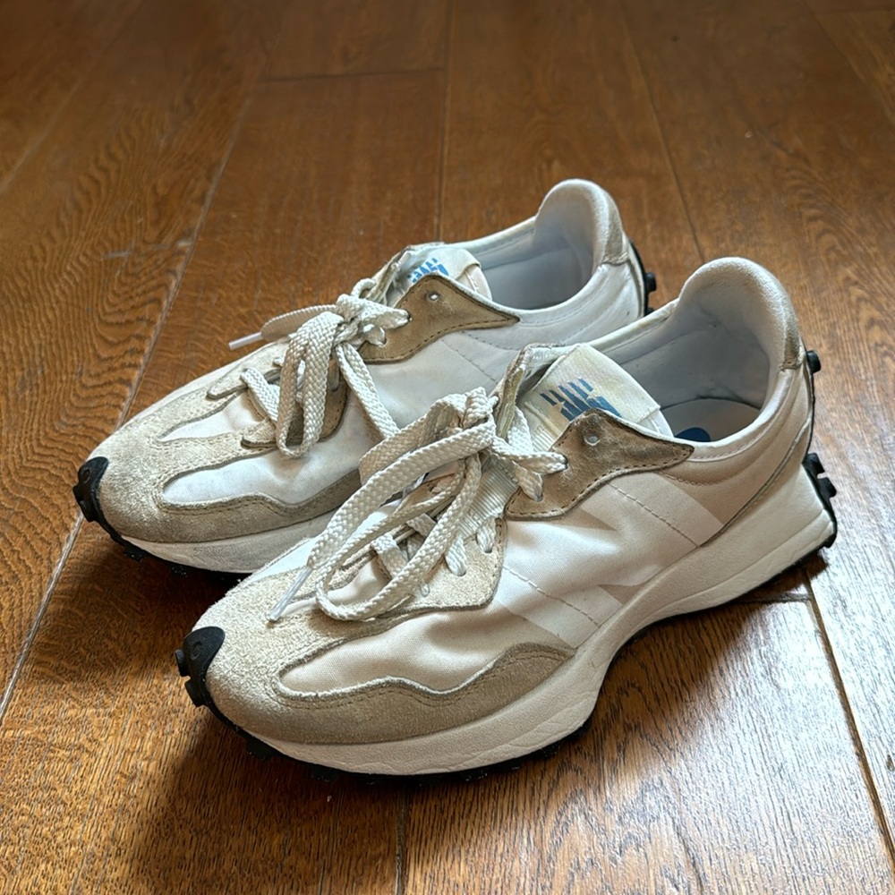 New Balance 327 Sneakers